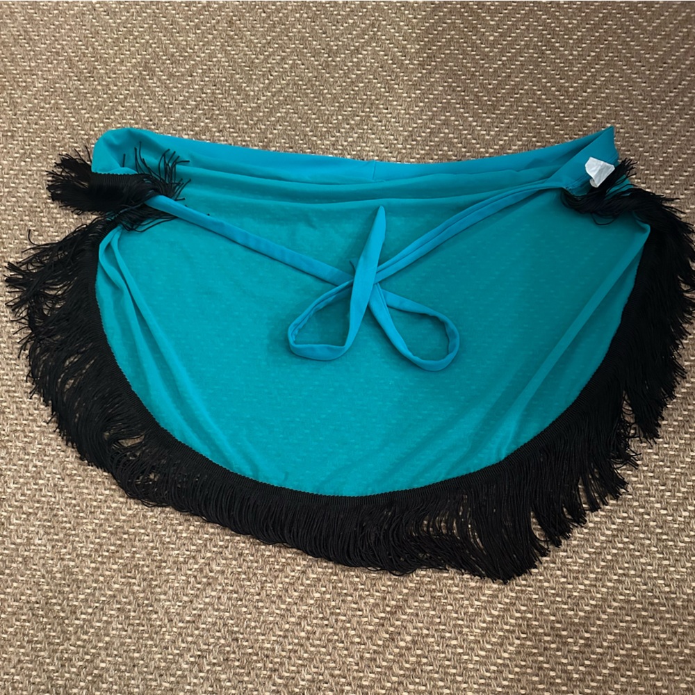 TIGER FRIDAY: Latina Mesh Fringe Wrap - Macaw